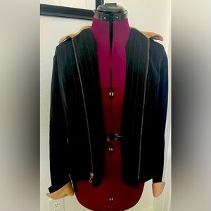 Women’s blazer. Black & tan. Zipper front. Size 8.